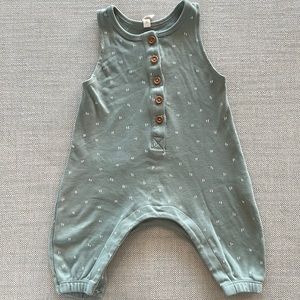 Quincy Mae Unisex Sage Romper 0-3 months. Like new!